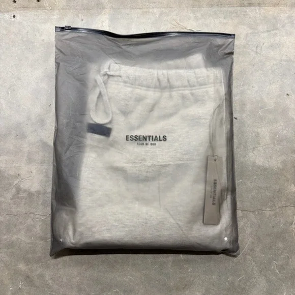 Fear of God Essentials SS22 'Light Oatmeal' Relaxed Sweatpants Size S - Picture 7 of 8